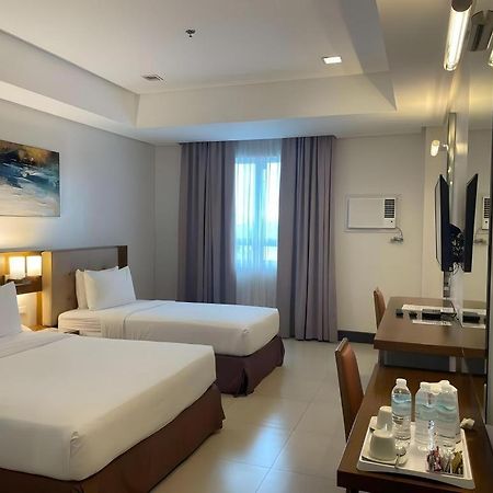 Diversion 21 Hotel Iloilo City Bagian luar foto