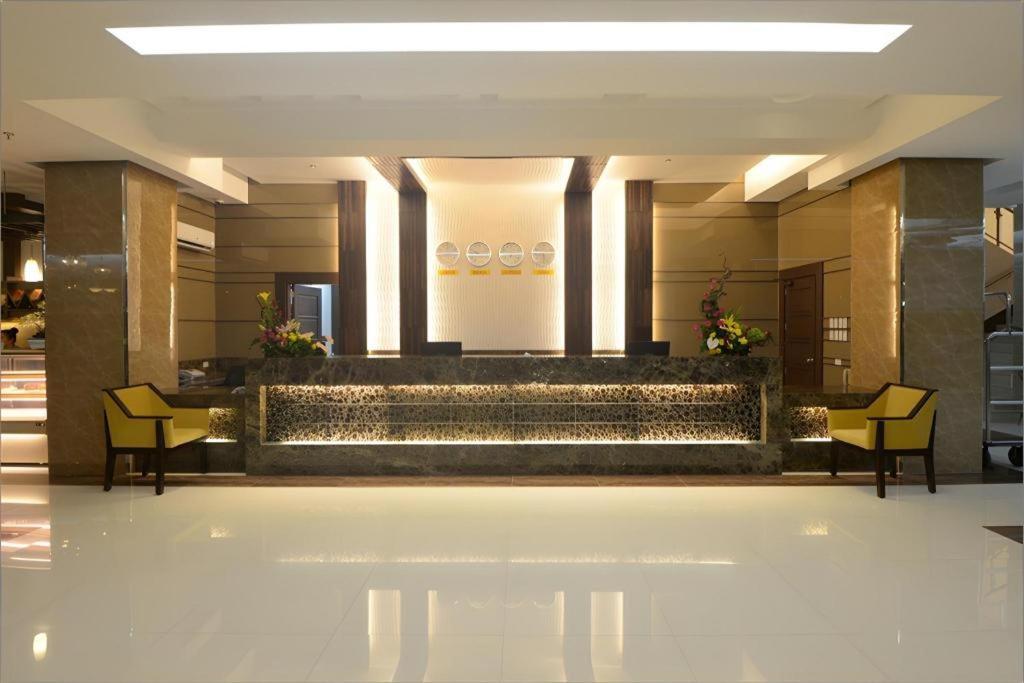 Diversion 21 Hotel Iloilo City Bagian luar foto