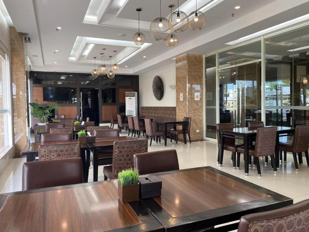 Diversion 21 Hotel Iloilo City Bagian luar foto