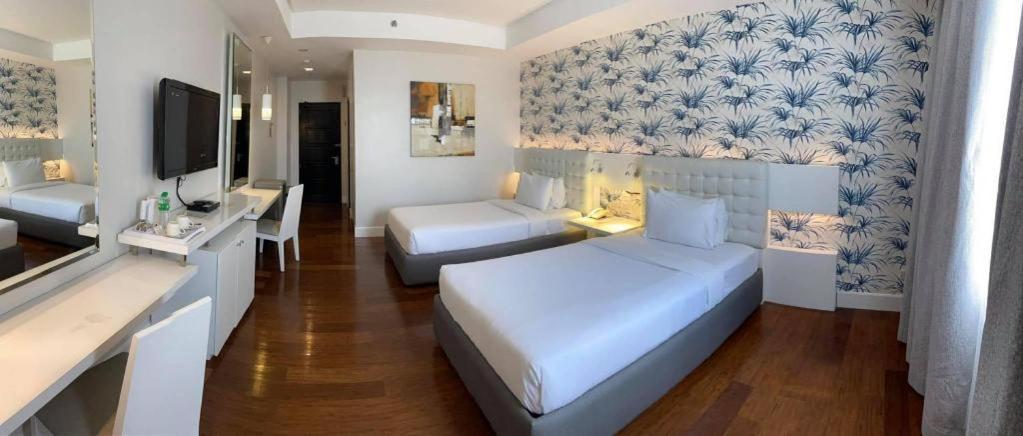 Diversion 21 Hotel Iloilo City Bagian luar foto