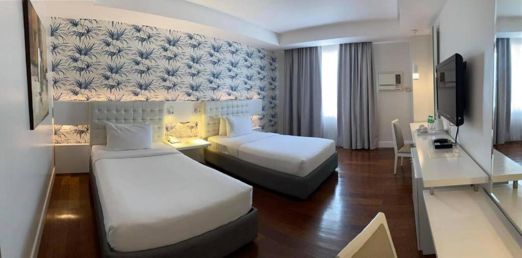 Diversion 21 Hotel Iloilo City Bagian luar foto