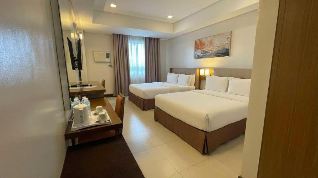 Diversion 21 Hotel Iloilo City Bagian luar foto
