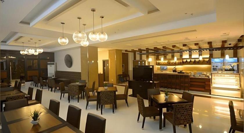 Diversion 21 Hotel Iloilo City Bagian luar foto